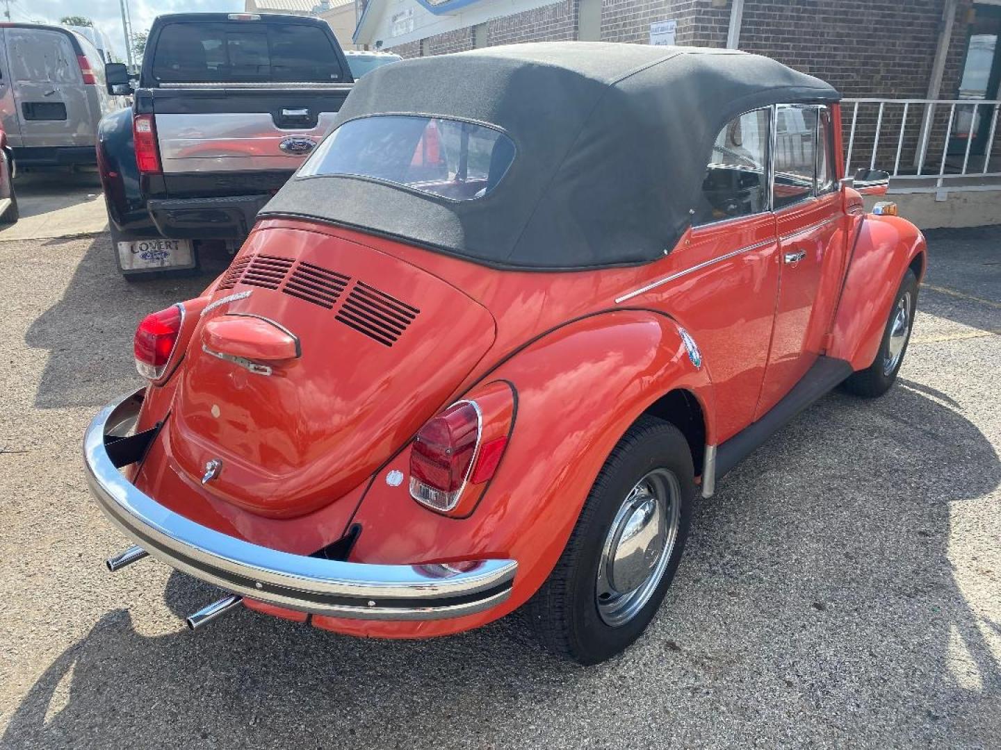 1972 Orange /Black Volkswagen Bug Convertible (1522010606) , located at 1687 Business 35 S, New Braunfels, TX, 78130, (830) 625-7159, 29.655487, -98.051491 - Photo#3